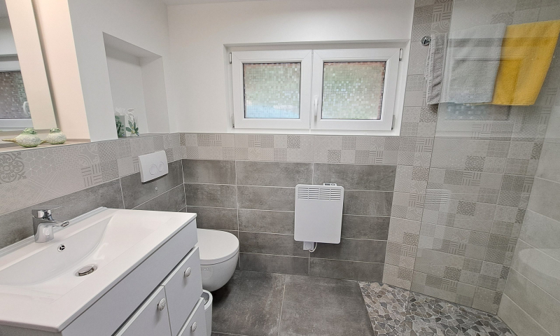 Bad, Dusche und WC
